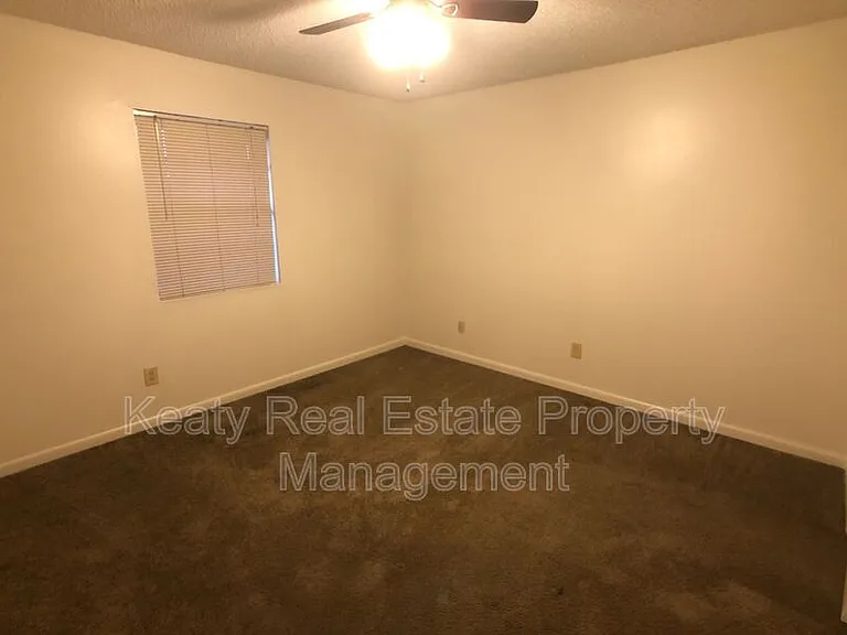 102A Country Ln — Photo 8