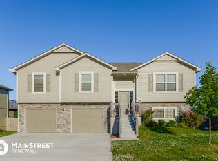 580 S Walnut St, Gardner, KS 66030