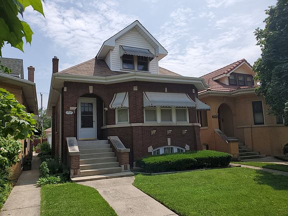 3rd image of 1737 N Newcastle Ave