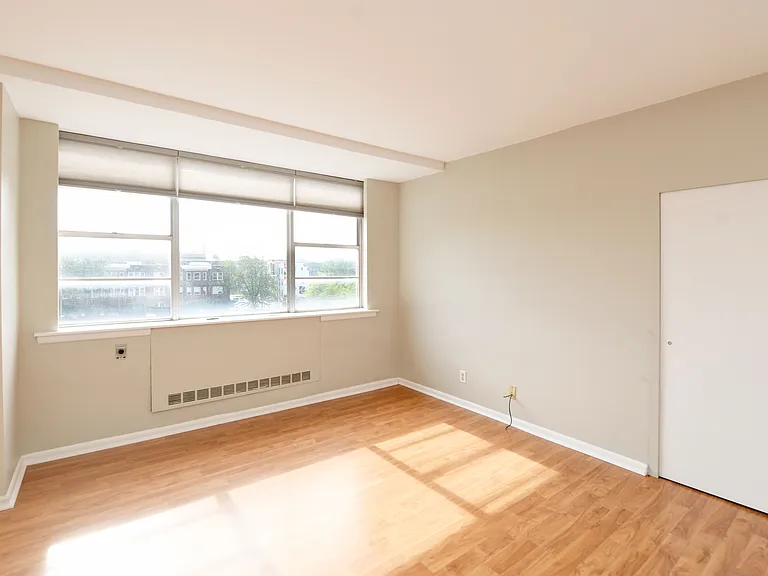 1620 E Broad St #402 — Photo 9