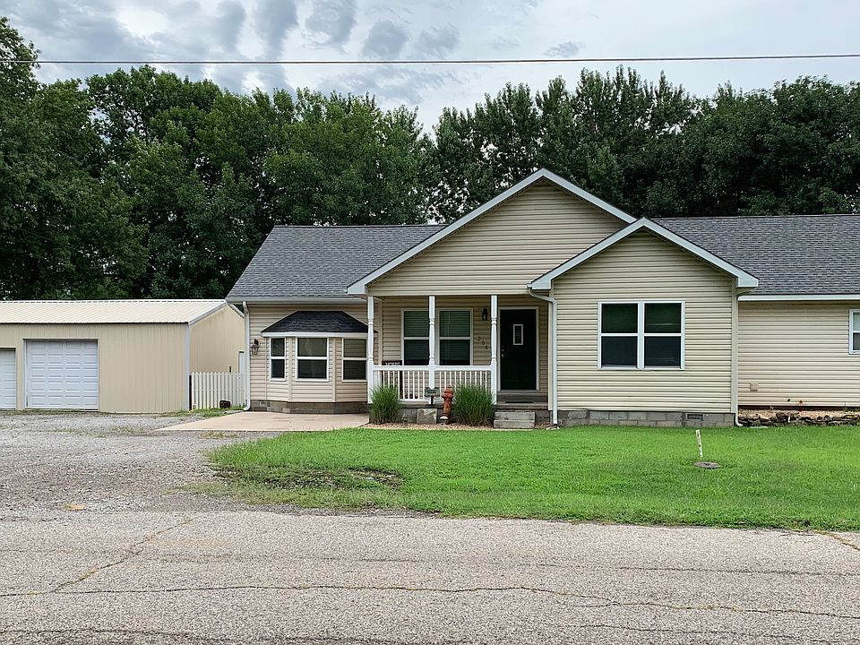 1st image of 208 W Vermillion Rd