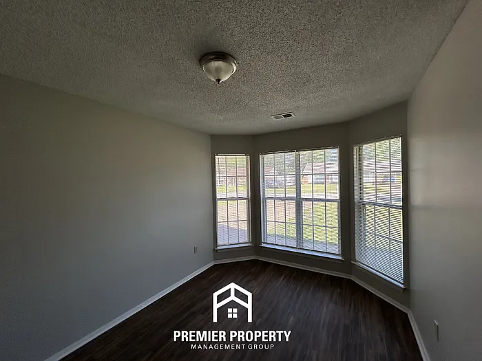 4174 Highgate Dr — Photo 6