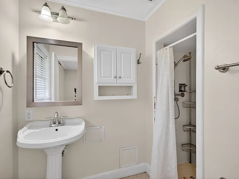 1911 Bermuda St — Photo 14