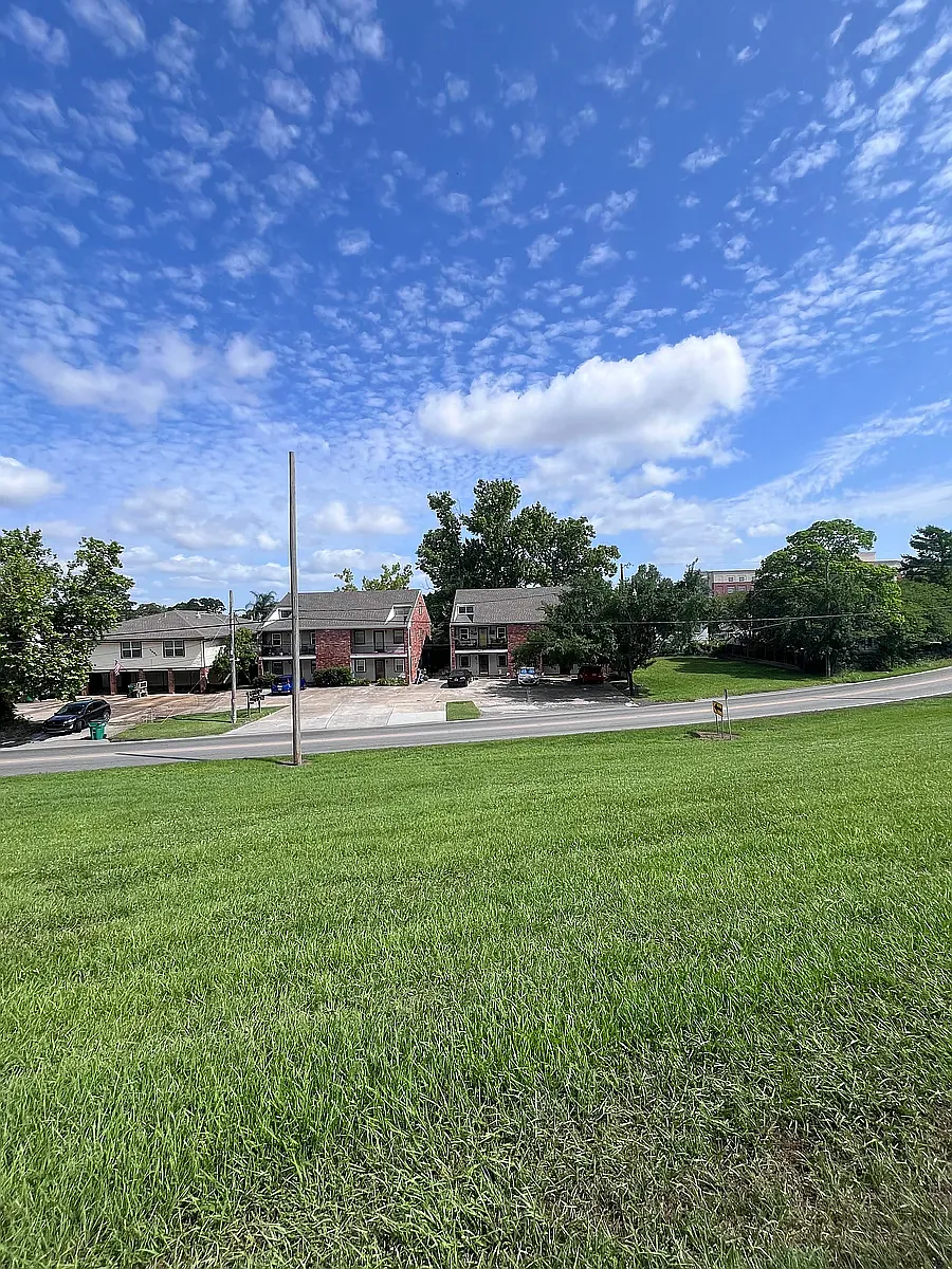 Building Photo - 2813 River Rd #A