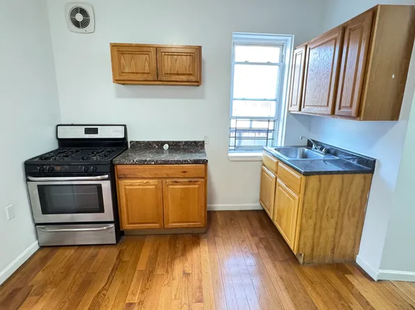 1581 Pitkin Avenue image 6 of 10