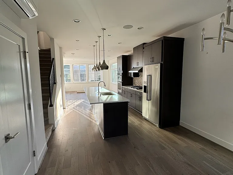 947 W McGraw St #41 — Photo 10