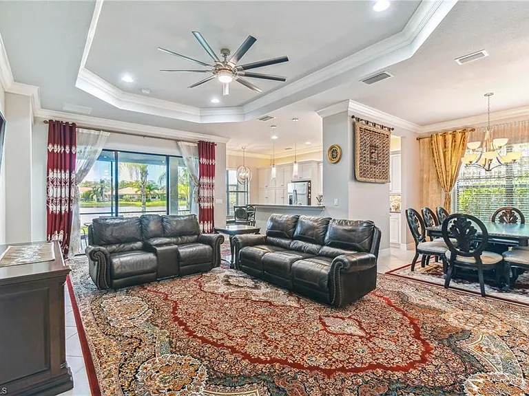 11541 Stonecreek Cir W — Photo 5