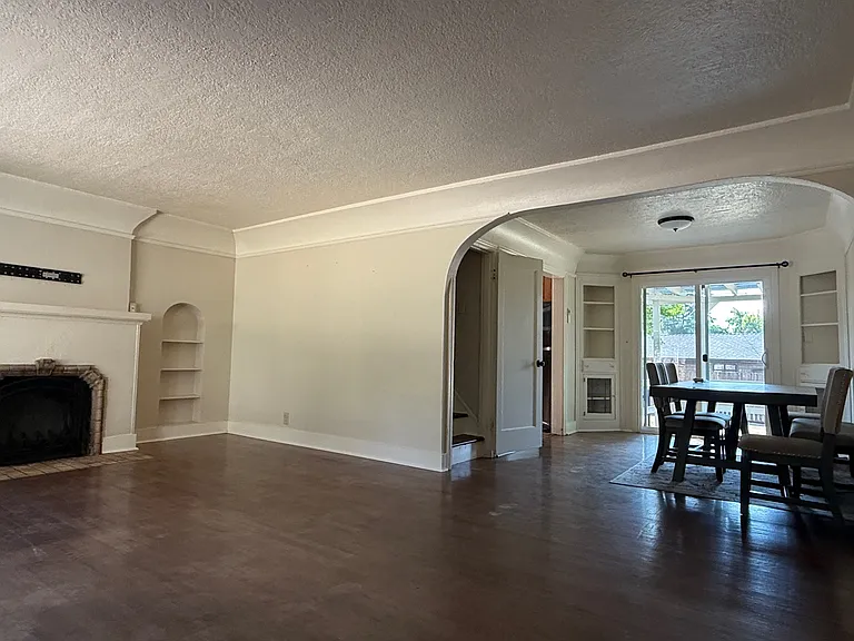 1435 18th St NE — Photo 3