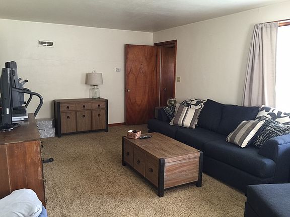 3rd image of 217-219 W Pierre Ln