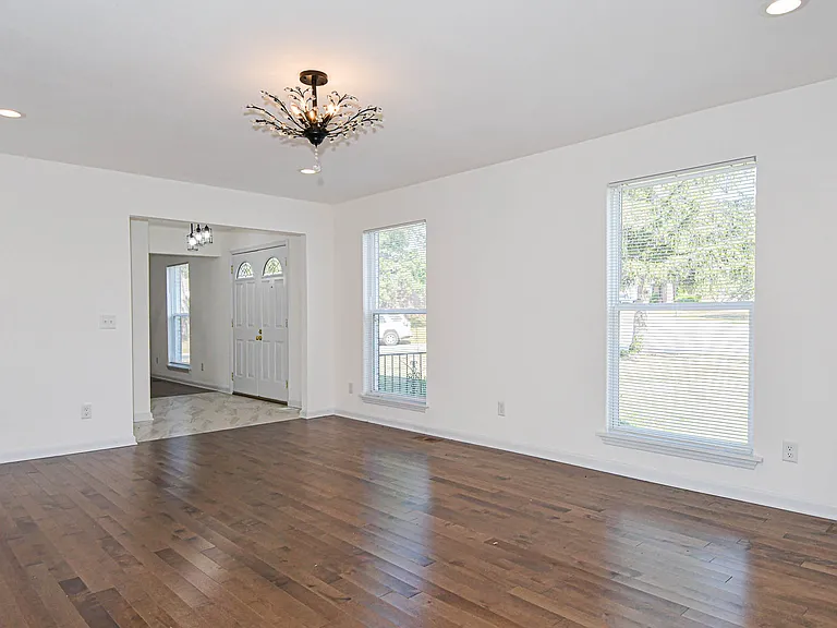 306 Bright Meadows Dr — Photo 3