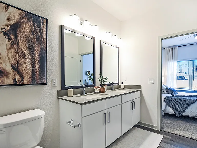Livery Modern Apartments — Photo 11