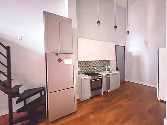 Rented by Greenrock Management | media 14