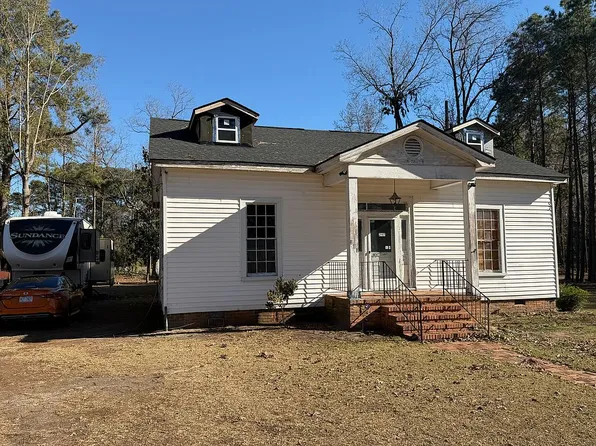 297 Sandy Rd, Fairmont, NC 28340