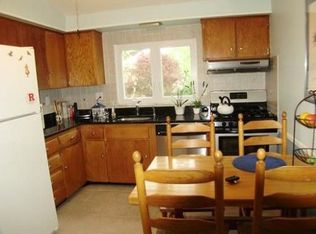 15 Ely Pl, Edison, NJ 08817