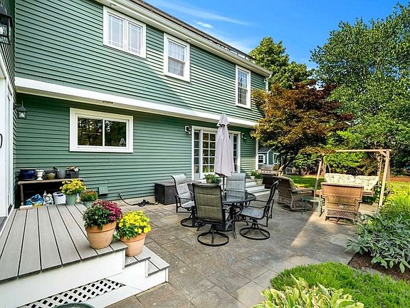 3rd image of 156 Harrington Ave