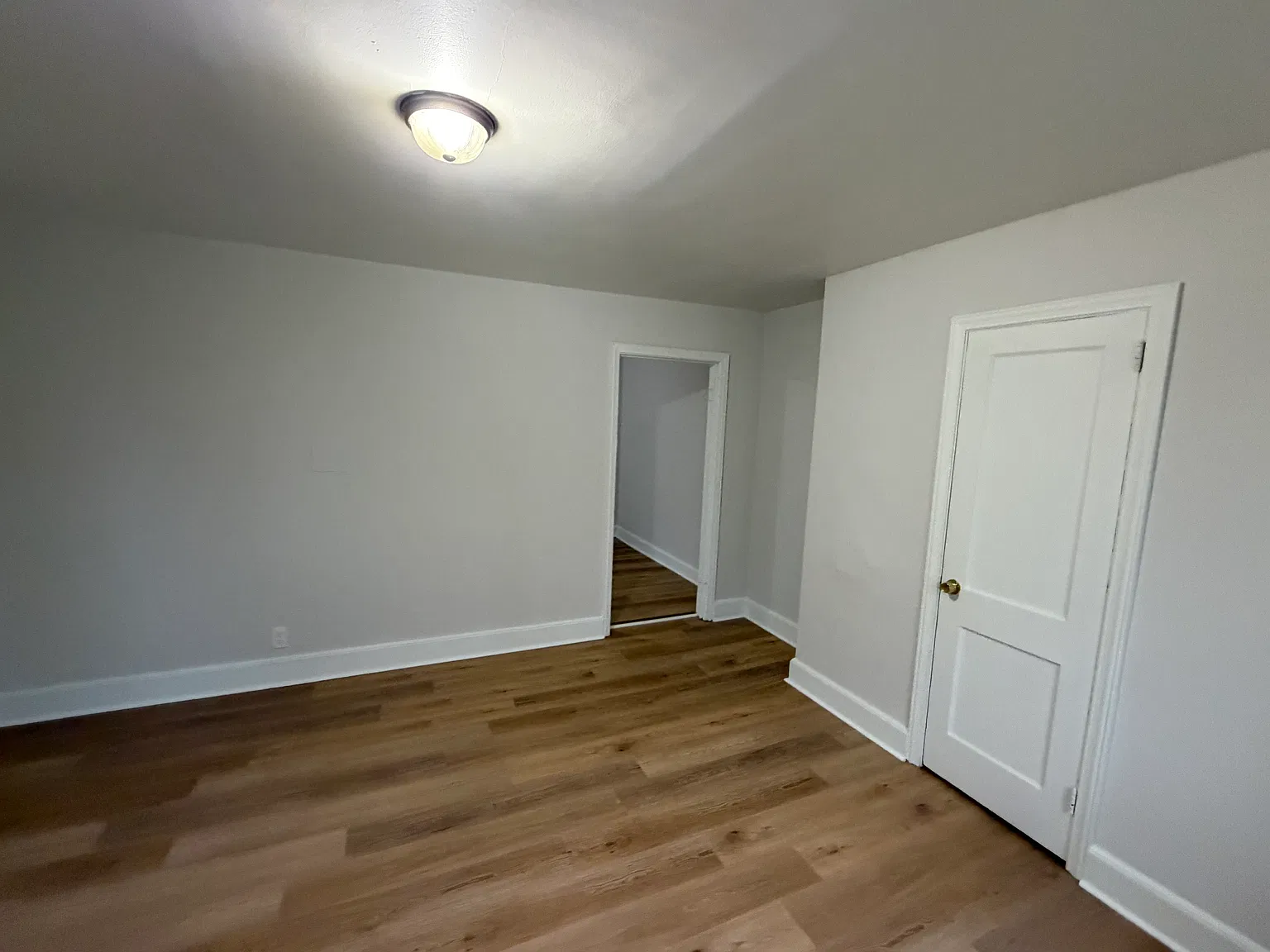 807 Macon St — Photo 3