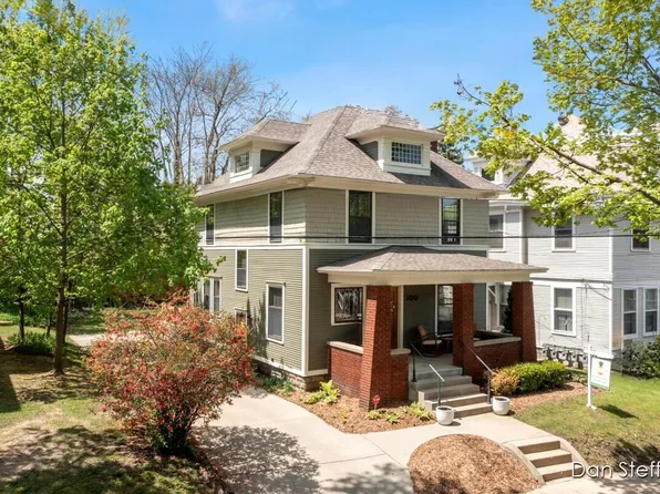 109 Paddock Ave SE, Grand Rapids, MI 49506