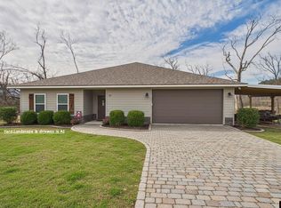 911 County Road 101, Norfork, AR 72658