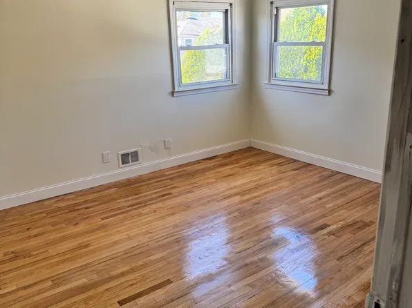 (undisclosed Address), Rosedale, NY 11422