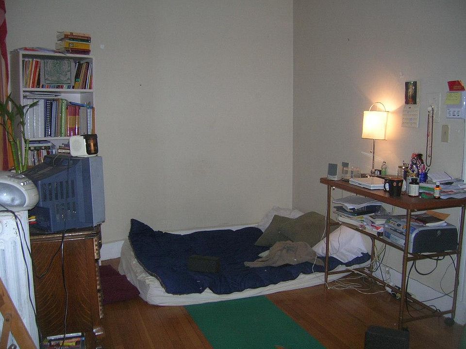 2nd image of 26 Myrtle St APT 2