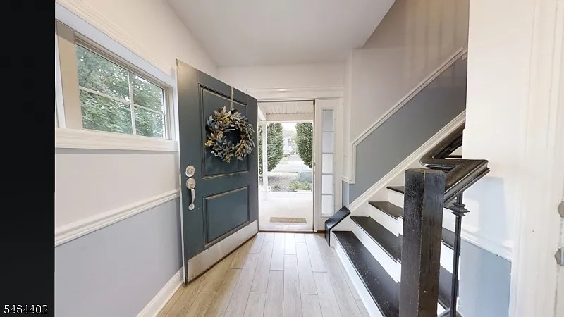 2 bed, 2.5 bath, 2150 sqft, $3,400 — Photo 2