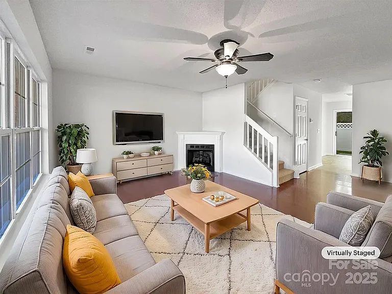 Living Room with fireplace