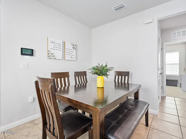 377 Crestwind Dr — Photo 8