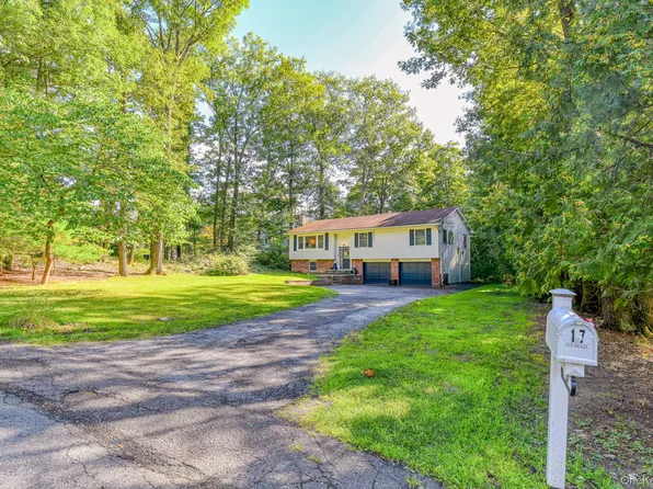 17 Pine Court, Middletown, NY 10941