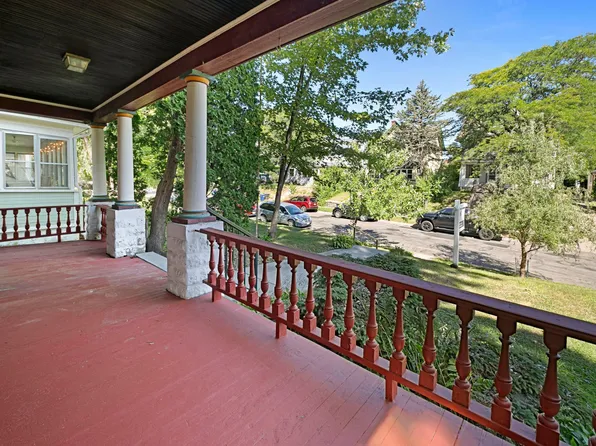 1136 Hague Ave, Saint Paul, MN 55104