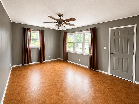 4th image of 210 S Boyd Street