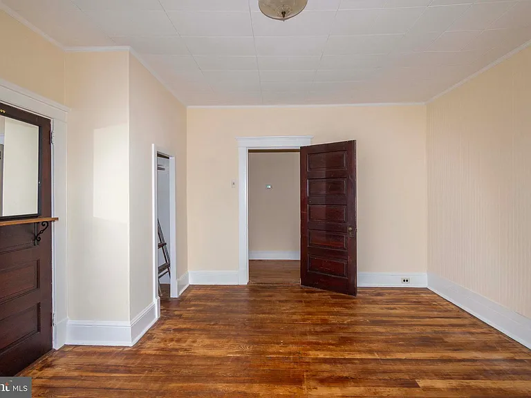 222 W Main St — Photo 55