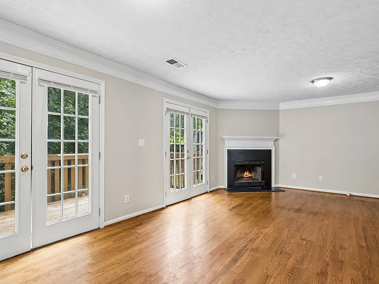 88 Bridge View Dr — Photo 6