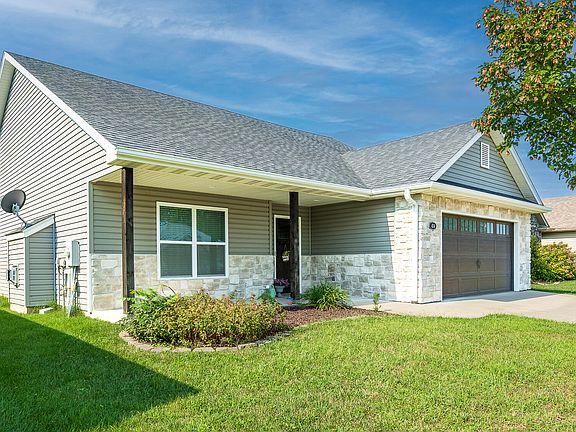 3rd image of 404 Grapevine Ct