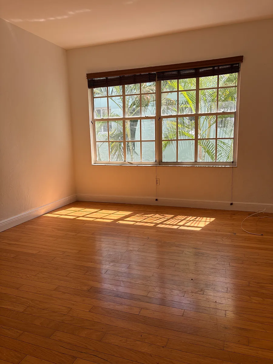 Building Photo - 1022 Euclid Ave #12