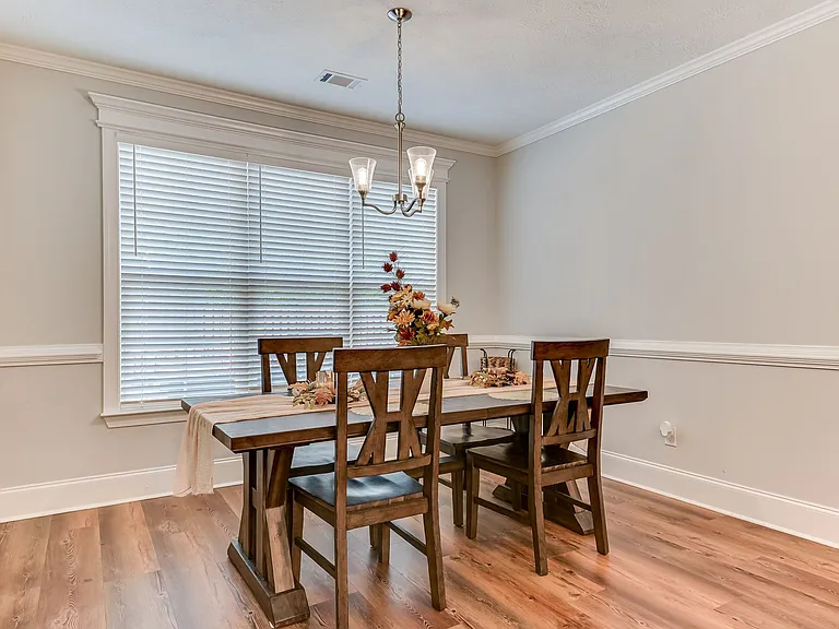 1213 Elbron Dr — Photo 15