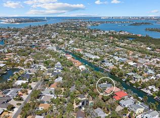 5045 Oxford Dr, Sarasota, FL 34242