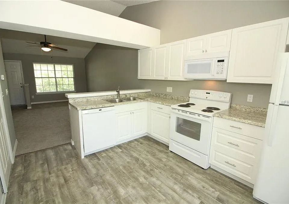 1st image of 176 Reserve Cir APT 208