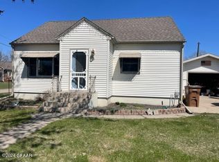 403 McKeller Ave, Northwood, ND 58267