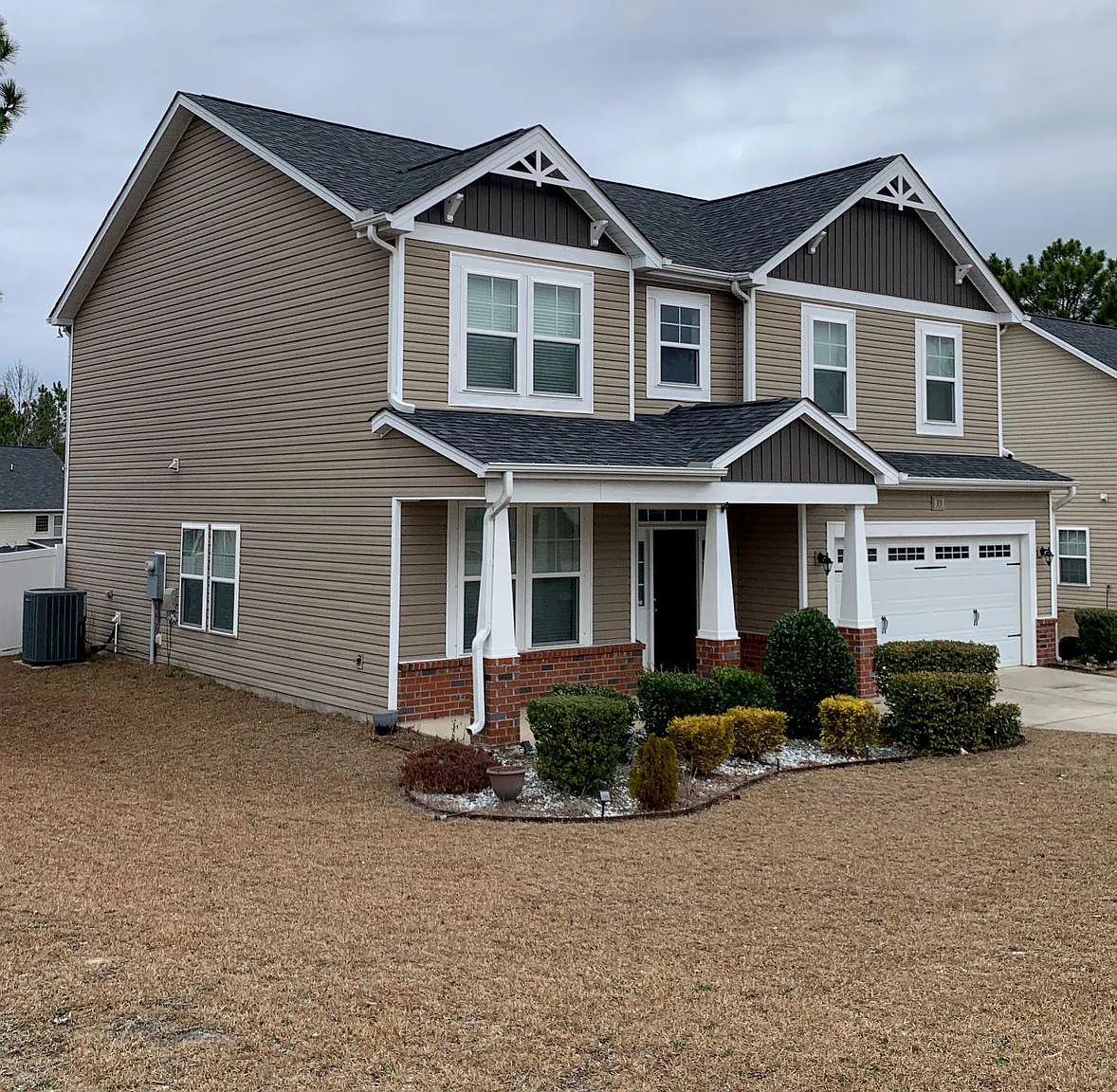 4 bed, 2450 sqft, $2,350 — Photo 2