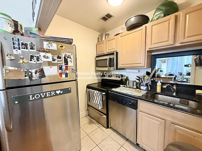 337 Beacon St #4 — Photo 6