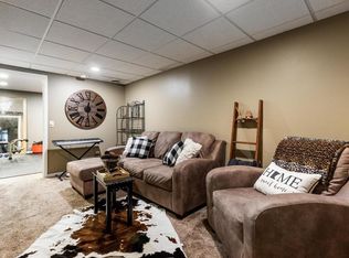 2412 King Ave E, Maplewood, MN 55119