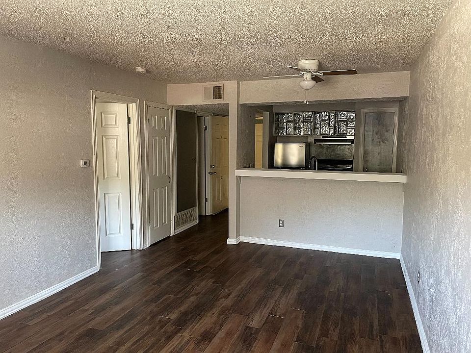 1st image of 516 S Park Dr Unit 207