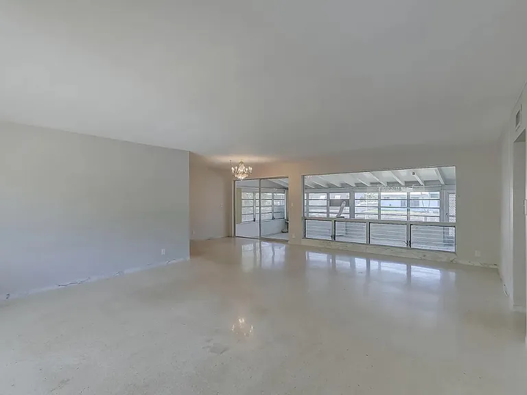 2041 Coral Reef Dr — Photo 23