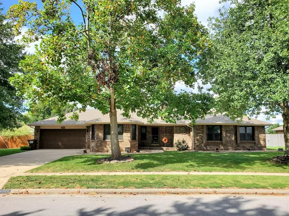2245 W Nottingham Street, Springfield, MO 65810