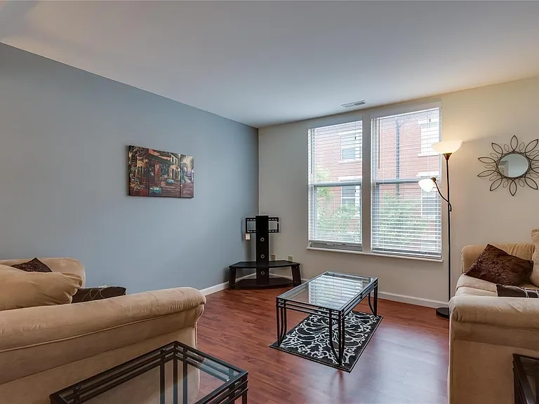 4367 Laclede Ave #E — Photo 4