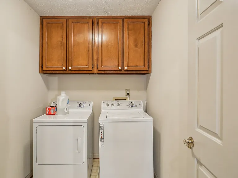 2301 Birdie Ln — Photo 26