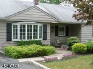 20 Spier Dr, Livingston, NJ 07039