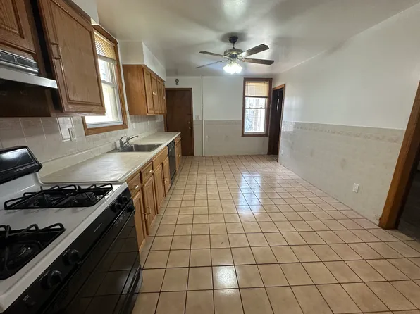 324 Court St Floor 1, Elizabethport, NJ 07206