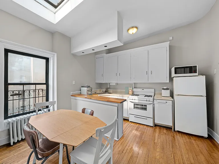 44 Bedford St #3 — Photo 3