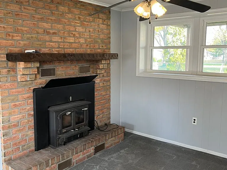 3435 Edenbridge Rd — Photo 6